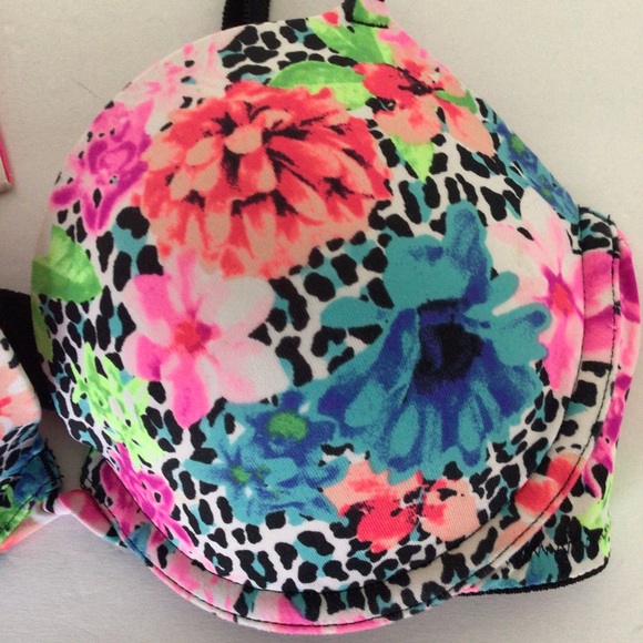 PINK VICTORIAS SECRET WEAR EVERYWHERE DEMI BRA SIZE 32C - Picture 3 of 10